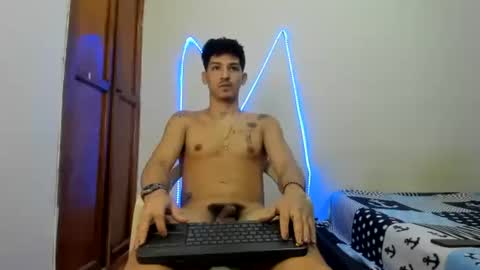 Snapshot of maaster420 chatting on November 30, 1:15 pm itgram pezlo josue online show from November 30, 1:15 pm