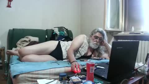 Snapshot of maax1970to chatting on May 21, 7:48 am maax1970 online show from May 21, 7:48 am
