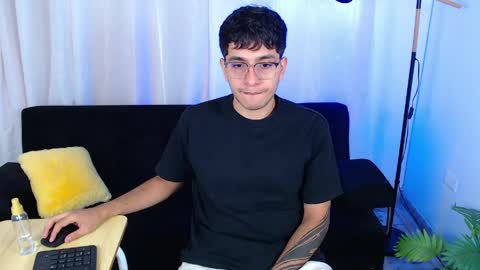 Max online show from April 24, 2:08 pm