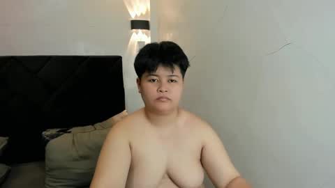 Snapshot of mabuhay_lyn chatting on February 8, 8:52 am mabuhay_lyn online show from February 8, 8:52 am