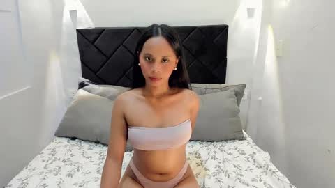 Snapshot of mabuhay_lyn chatting on February 21, 9:56 am mabuhay_lyn online show from February 21, 9:56 am