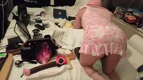 mac1119 online show from December 21, 7:04 am