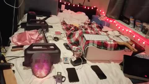 mac1119 online show from April 3, 5:38 am