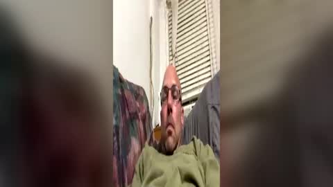 Snapshot of mac402992 chatting on July 6, 8:33 am mac402992 online show from July 6, 8:33 am
