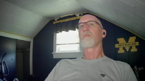 Snapshot of mac8181 chatting on June 14, 10:28 am mac8181 online show from June 14, 10:28 am