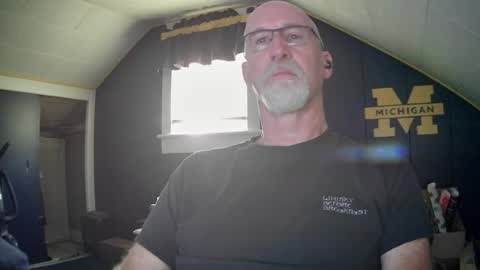 Snapshot of mac8181 chatting on July 4, 10:43 am mac8181 online show from July 4, 10:43 am