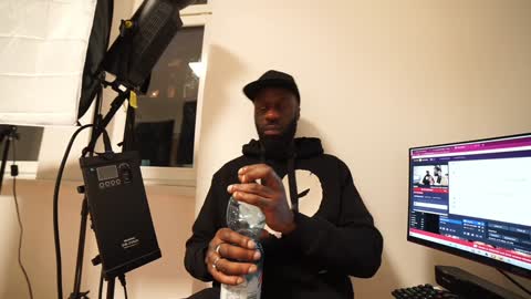 Mac Troy online show from December 4, 3:43 pm