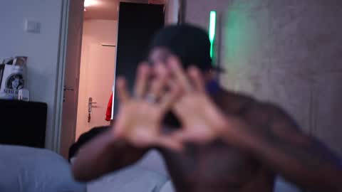 Mac Troy online show from December 29, 8:04 pm