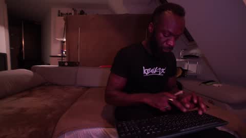 Mac Troy online show from January 4, 7:55 pm