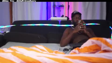 Mac Troy online show from October 16, 5:58 pm