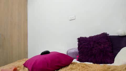 macarenaawills online show from January 27, 7:24 pm