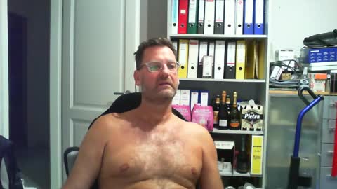 Snapshot of macfly67 chatting on July 23, 9:35 pm macfly67 online show from July 23, 9:35 pm