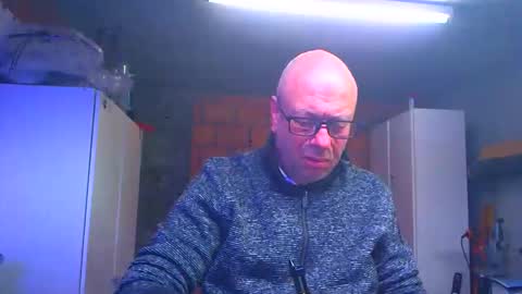 Andy online show from April 14, 3:40 pm