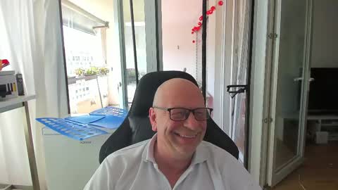 Andy online show from April 20, 10:29 am