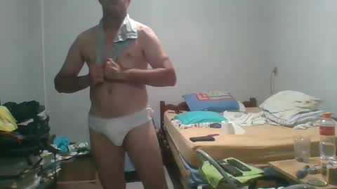 MACHOLIVRE online show from January 1, 11:40 pm