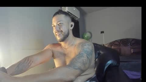 Snapshot of machohandsome chatting on February 23, 9:00 am Javier papichulo master how do you want online show from February 23, 9:00 am