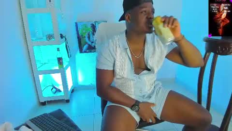 Snapshot of mackbig_dick2 chatting on August 8, 2:25 am MACKBIG DICK im a damn dominant I like ATMs INSTAGRAM Edwinaragonc online show from August 8, 2:25 am
