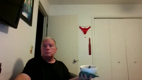 mackdocc001 online show from April 15, 6:48 pm