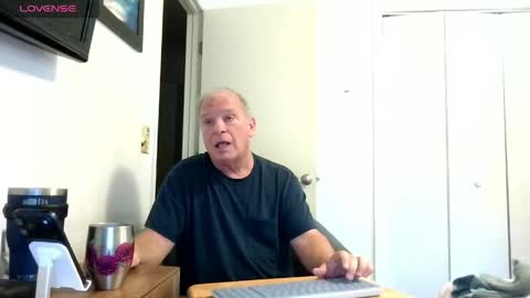 mackdocc001 online show from April 20, 5:05 pm