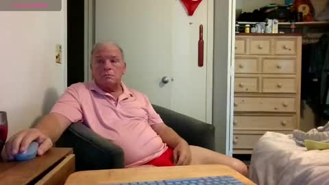 Snapshot of mackdocc001 chatting on May 4, 3:52 pm mackdocc001 online show from May 4, 3:52 pm