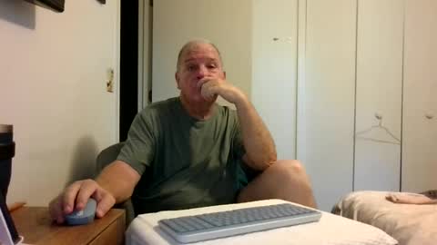 mackdocc001 online show from July 18, 1:04 pm