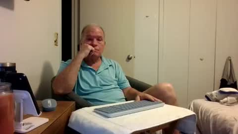 mackdocc001 online show from July 28, 8:52 pm
