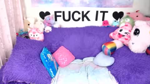 Mackenzie Wolfe online show from February 10, 3:32 am