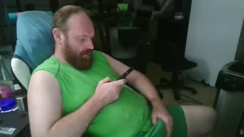 Snapshot of mackhere4u chatting on June 10, 2:23 am mackhere4u online show from June 10, 2:23 am