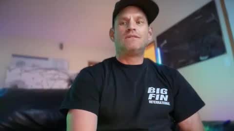 MackinCaliAllDay online show from October 25, 12:45 pm