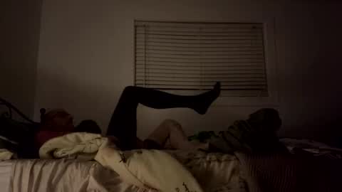 Snapshot of macsammacfuck833109 chatting on September 18, 9:11 am slyshyguy69 online show from September 18, 9:11 am