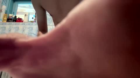 Snapshot of mada12340987 chatting on October 7, 11:18 am mada12340987 online show from October 7, 11:18 am