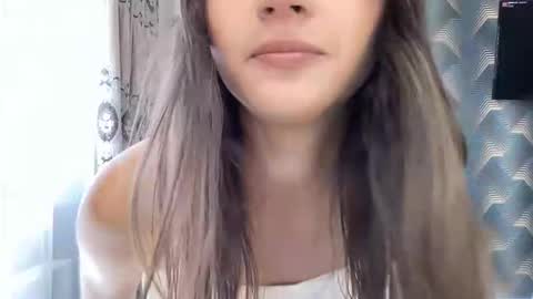 Snapshot of madalenesnedeger chatting on September 14, 11:31 am Alexa online show from September 14, 11:31 am