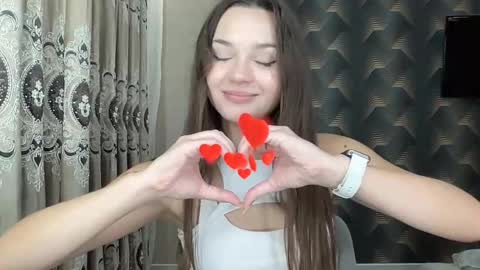 Snapshot of madalenesnedeger chatting on September 24, 3:26 pm Alexa online show from September 24, 3:26 pm