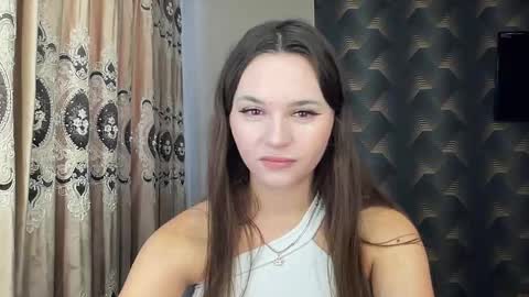 Snapshot of madalenesnedeger chatting on October 7, 8:11 am Alexa online show from October 7, 8:11 am