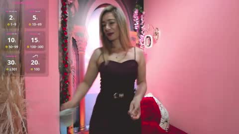 Snapshot of madam_dali chatting on April 23, 12:51 pm Dalila online show from April 23, 12:51 pm
