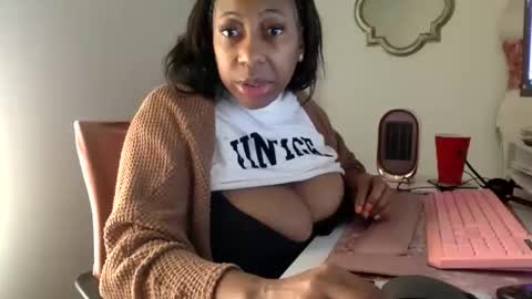 madam_glam online show from April 7, 4:18 pm