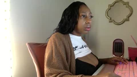 madam_glam online show from April 21, 4:12 pm