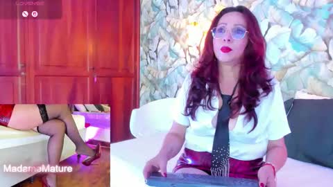 Snapshot of madame_angelic_1 chatting on November 27, 4:03 am Madam Angelic online show from November 27, 4:03 am