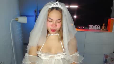 Ivy online show from March 19, 5:33 am