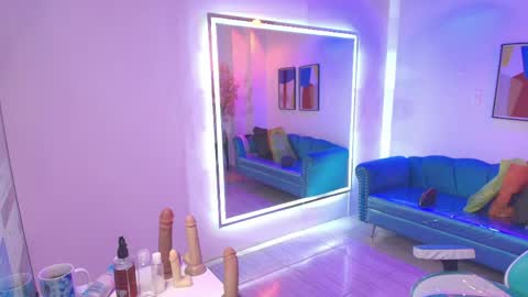 Madame Scarllet  online show from April 16, 11:33 am