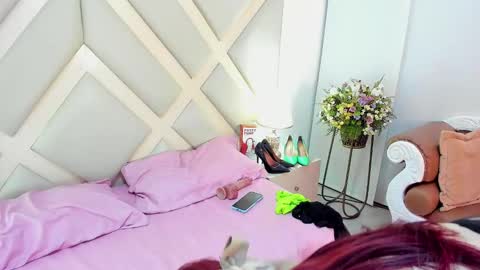 Snapshot of madameheels_ chatting on March 10, 2:37 pm Madame Carla online show from March 10, 2:37 pm