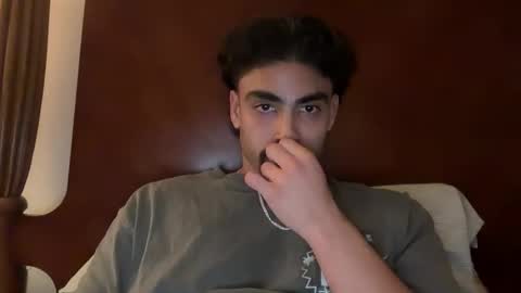 maddaewg101 online show from December 1, 5:01 am