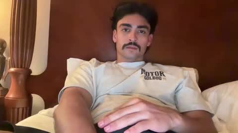 Snapshot of maddaewg101 chatting on March 22, 5:22 am maddaewg101 online show from March 22, 5:22 am