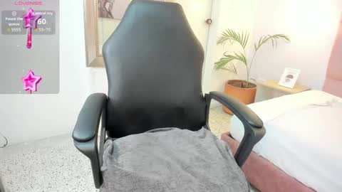 Maddie Grey online show from October 2, 5:20 pm