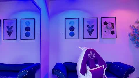 maddie_t18 online show from March 30, 11:44 am