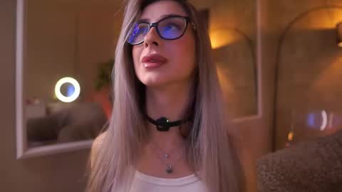 Maddie online show from April 20, 6:31 pm