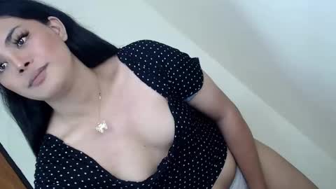 Snapshot of maddiejackson chatting on October 10, 4:22 am Im ZY DONT FORGET TO FOLLOW ME - online show from October 10, 4:22 am