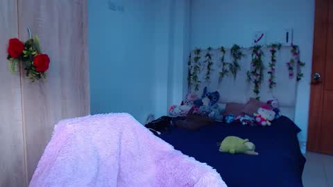 maddiie and clyde online show from December 17, 1:06 pm