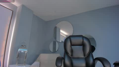 Snapshot of maddisonlowe chatting on November 7, 3:50 am Maddison online show from November 7, 3:50 am