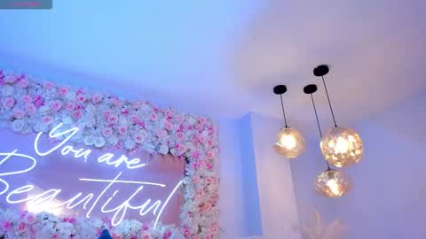 Snapshot of maddisonlowe chatting on November 11, 4:01 am Maddison online show from November 11, 4:01 am